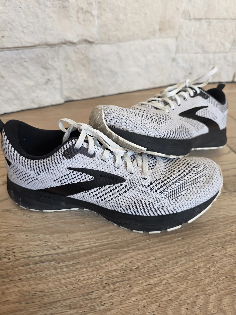 Brooks Womens White and Black Knit Running Shoes